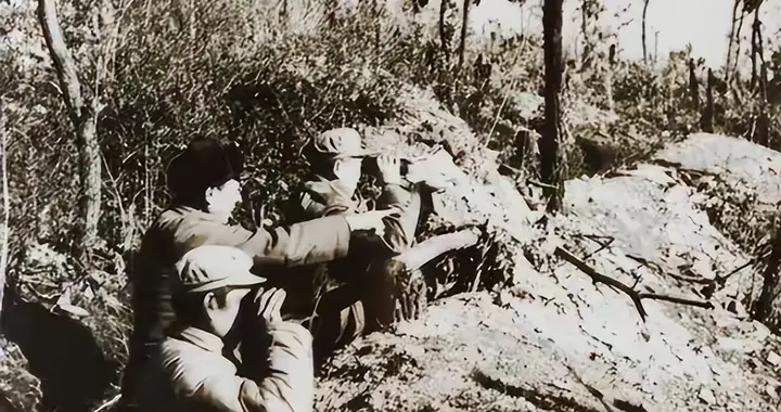 志愿军夜袭敌军阵地“抓舌头”，带回11名不同国籍女兵