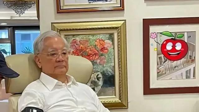 东吴微笑：还有人认得出他吗，当年开启了和