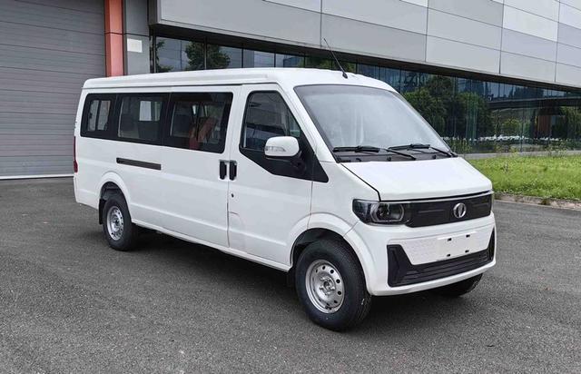 恒天天马全新车型曝光，侧滑门，车长5100mm，2+2+2+3座椅