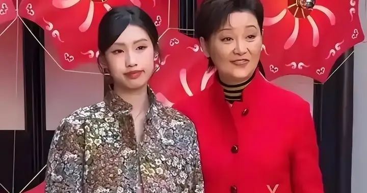 徐帆回应离婚7个月后，67岁冯小刚再惹争议，养女徐朵成了导火索​