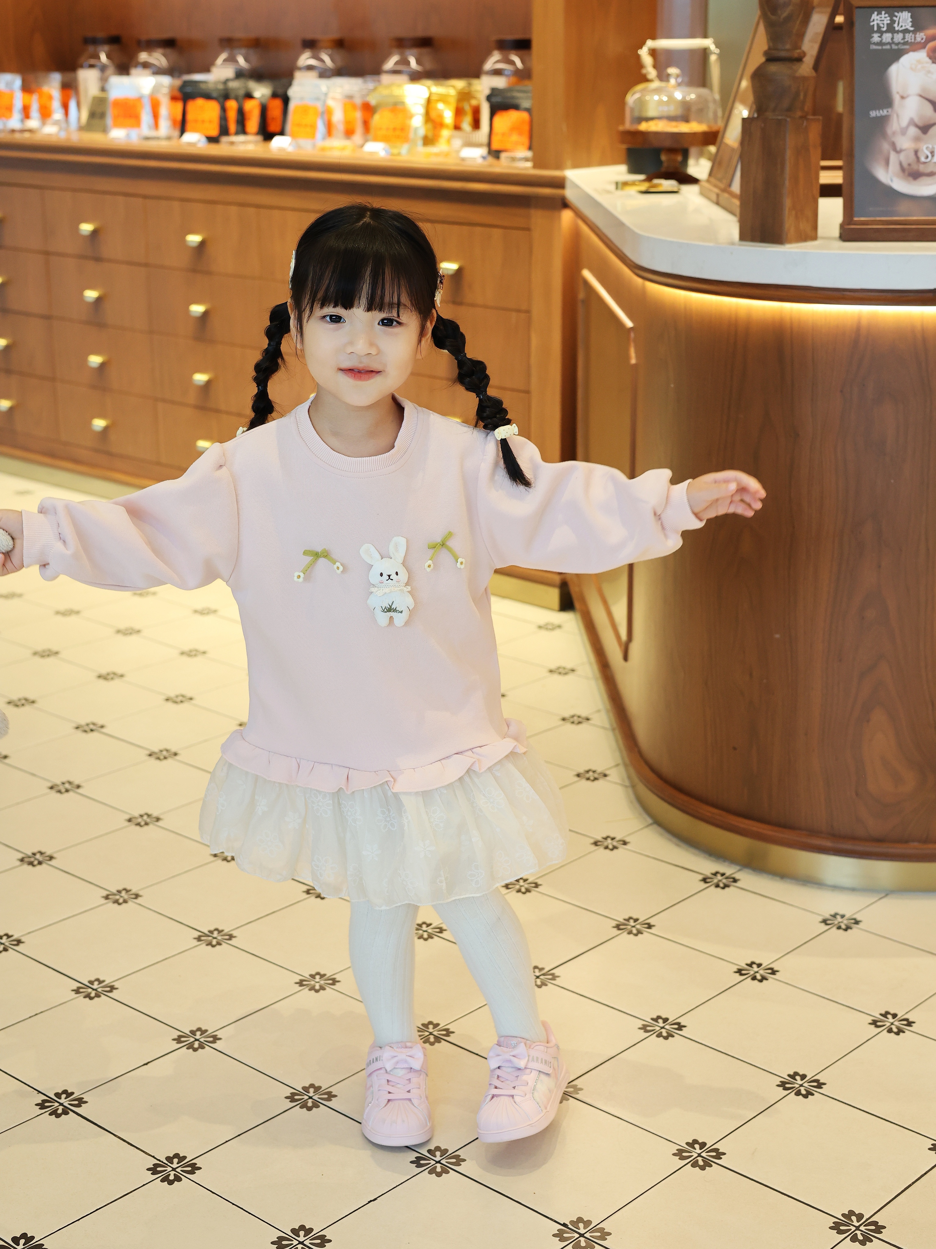 现在幼儿园小朋友的鞋子都这么洋气了吗？