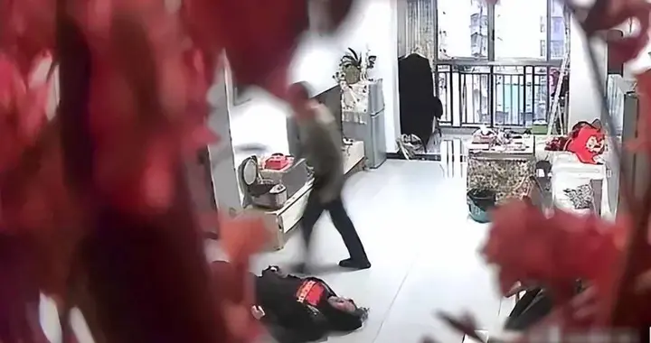 女子被家暴13年后续来了:穿纸尿裤上庭