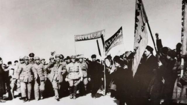 伍豪照片集：1949年12月1日，中国人