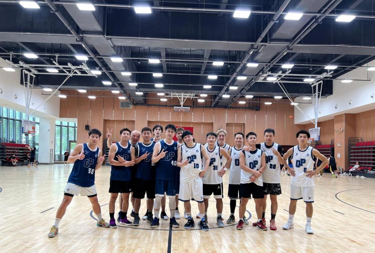 广东宏远U19收官战惨遭青岛国信U19狂屠，王洪泽表现暗淡，教练与球员...