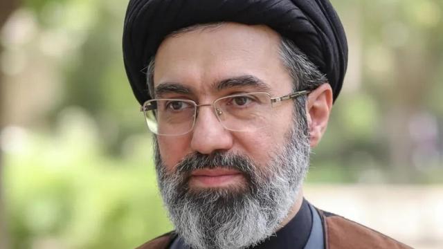 小威武：伊朗最高领袖突然喊话了，北京时间