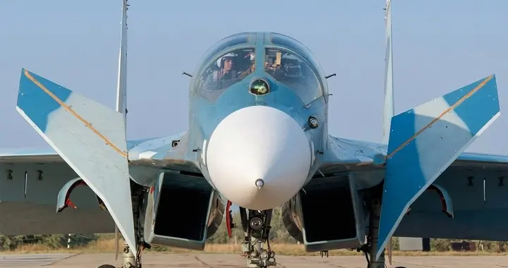 稀有侧卫——Su-27KUB