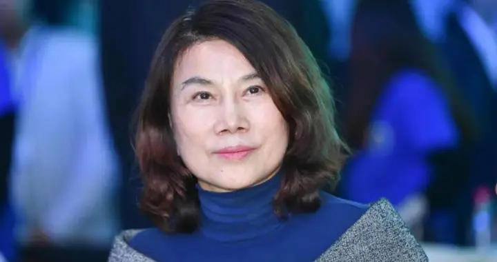 72岁董明珠“卸任”：一场被嘲笑10年的豪赌，刚刚赢了个大的