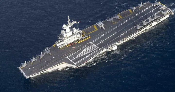 特朗普呼吁护航，马克龙有骨气？法国坚持戴高乐号航母部署地中海