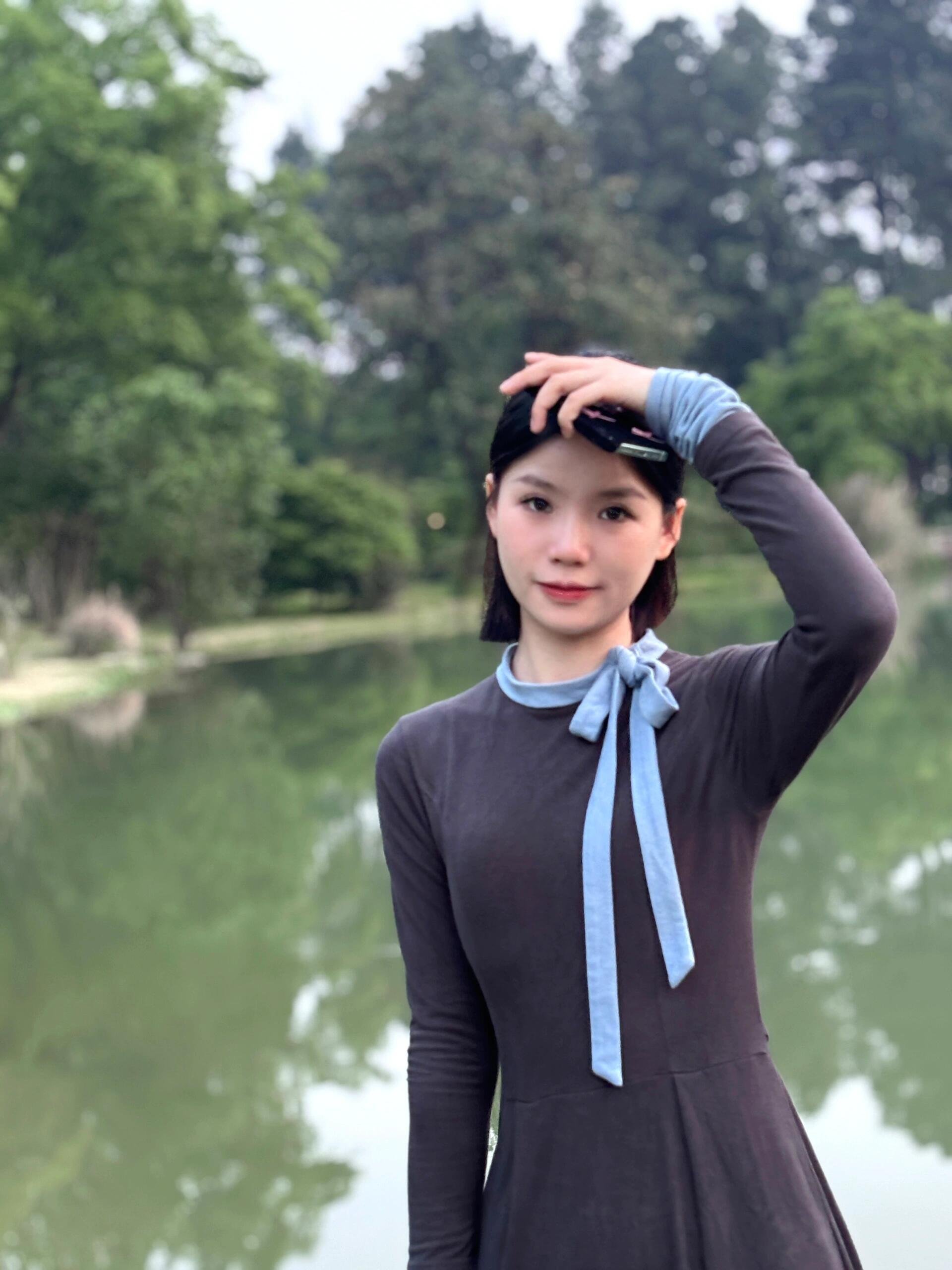 2024秋冬季女装新款长袖蝴蝶结连衣裙