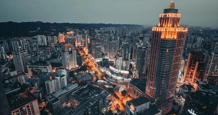 事关未来20年！当成都在疯狂抢人时，重庆亮出了一张新的“底牌”