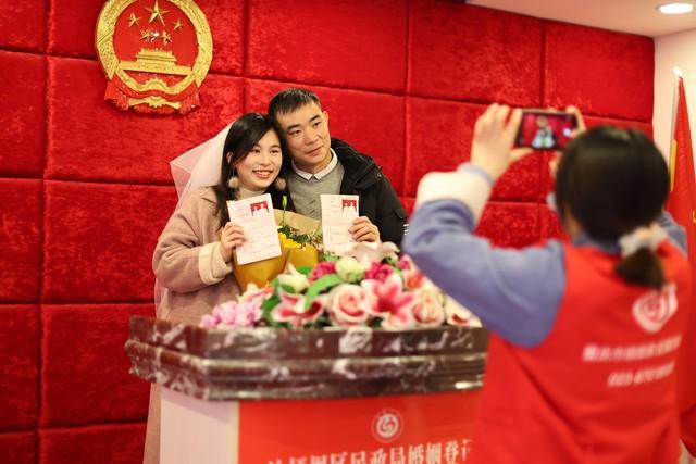 全国通办如何重塑“结婚自由”新规首日爆火！