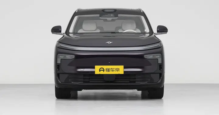 东风奕派M8正式上市售价16.98万起，配齐华为六件套，家用六座SUV