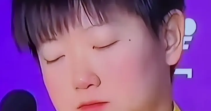 好可爱的双下巴