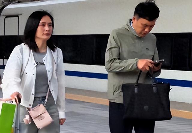 陈苹卿寻亲成功后续，亲生父母千万富翁，养家哥哥身份曝光不简单
