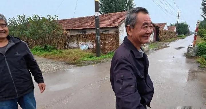 萧山夫妇寻根闹剧，人设崩塌的来龙去脉，一地鸡毛啊