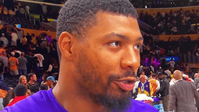 懂球伟：有老詹不怕！斯玛特谈詹姆斯