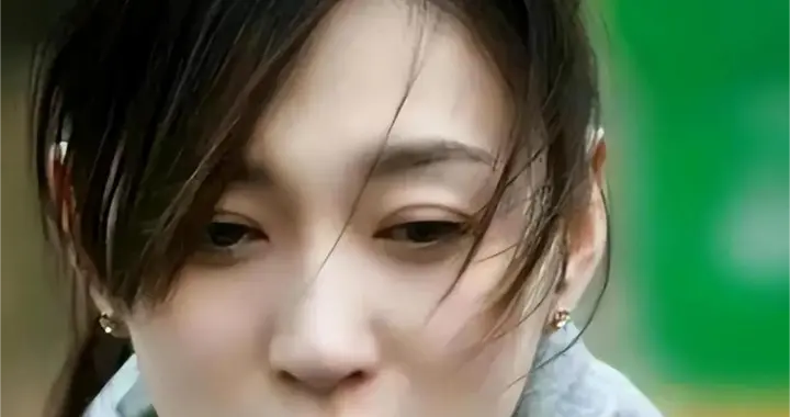 丈夫出事，50岁被迫放低身段出来赚钱的李小冉，豪门梦终还是碎了