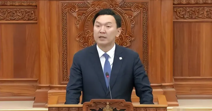 被美毒打后，一架专机降落北京，蒙古国亮明底牌，亲华派开始行动