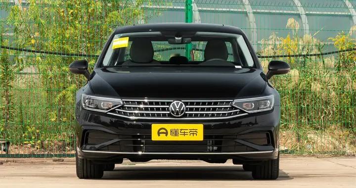 2026款大众迈腾上市 售17.99万起 新增高快NOA与大语言模型