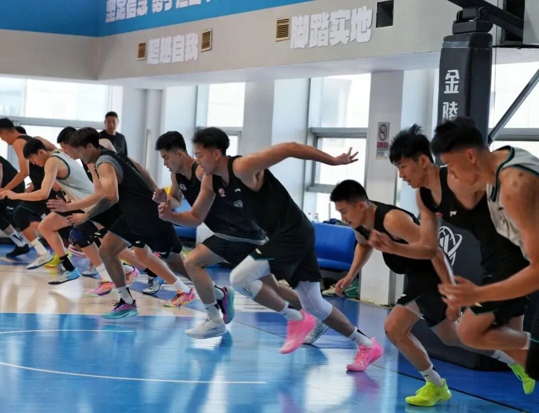 周琦赵睿能打却不打热身赛，首钢的备战优先级是什么？