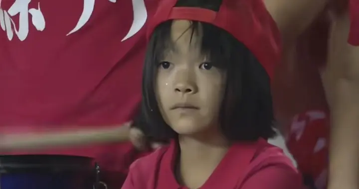 苏超，徐州队输球小球迷万分失望，心酸的表情令人动容