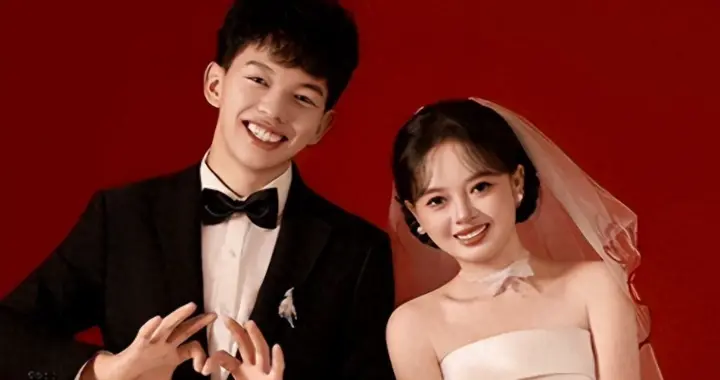 小小徐也没想到，婚宴爆火仅1天，一家人就走了大衣哥的“老路”
