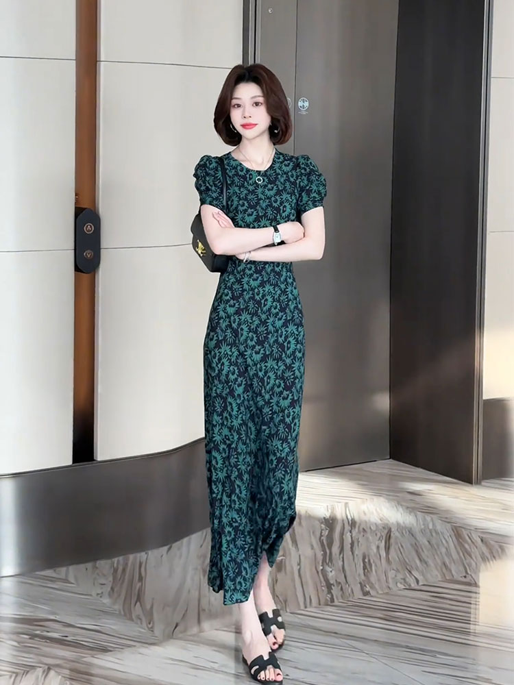 独特漂亮绝美气质高级感连衣裙女2025年夏季新款今年流行爆款裙子
