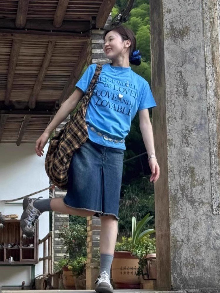 2025新款早春韩系休闲字母印花蓝色打底