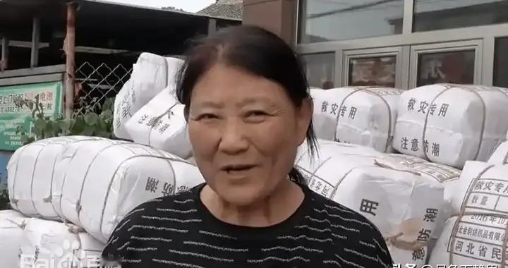 每年2元垫8年,村支书悄悄为村民投保,洪水后获百万理赔赢全村感谢