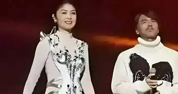 53岁陈慧琳开演唱会，暴露着装惹争议，网友直呼太敢穿