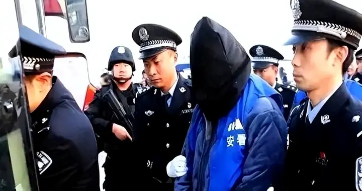 建军节突发大案，又抓两内鬼！泄露大量军事航母机密，身份不简单