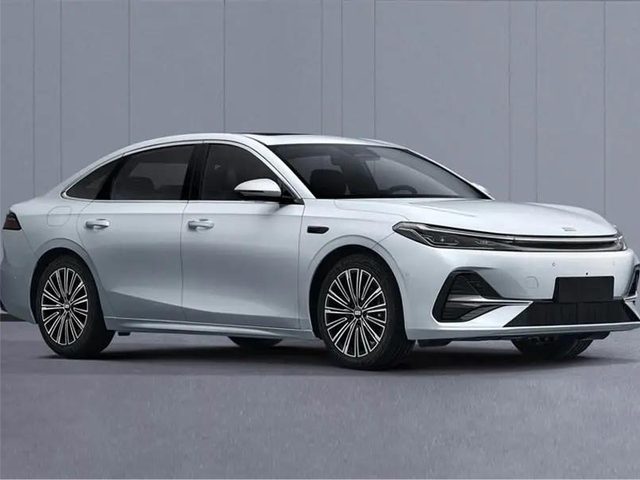 吉利又一款“王炸”新车！长超4米9，比秦L档次高，起步或9万多？