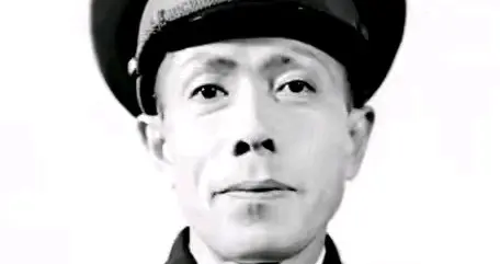 他是最年轻开国中将：15岁穿上军装，18岁执掌军机，38岁大授衔！