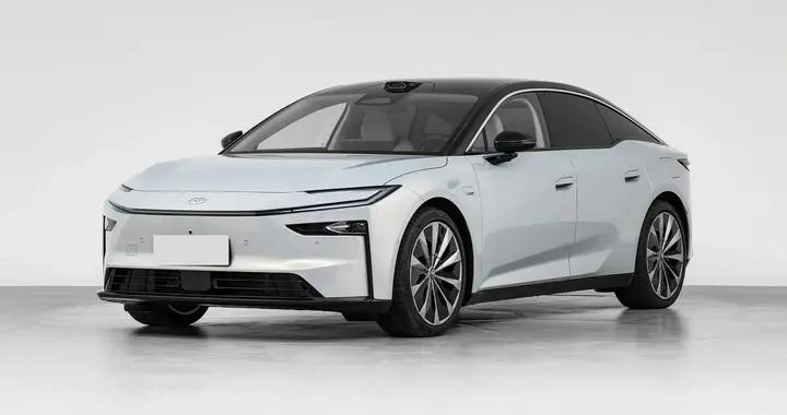 丰田放大招了！5米1长中大型车卖凯美瑞价格，全系20寸轮+10气囊