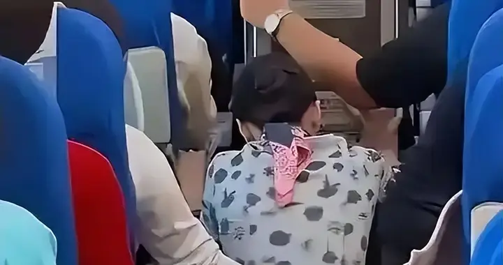 果然不简单！空姐下跪后续，原视频火速被删，博主爆料电话被打爆