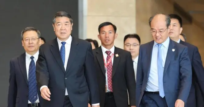 吉隆坡的平静，大豆的焦虑，一次艰难的握手