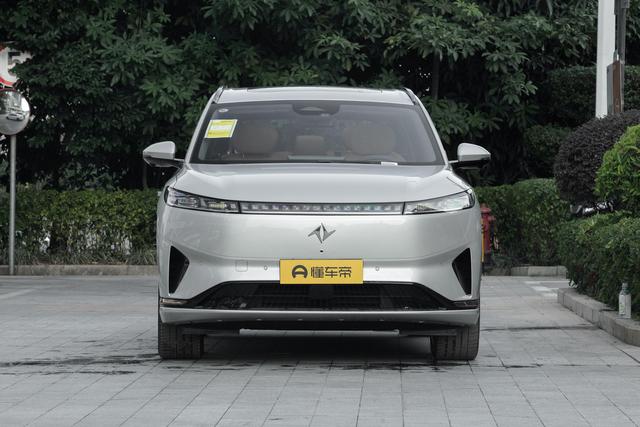 探秘东风奕派eπ0082024款大五座SUV：新能源实用座驾的秘密武器