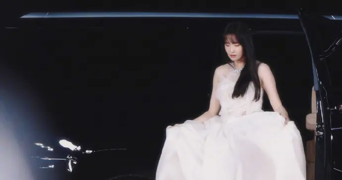 林允儿的红毯氛围感 ​​​