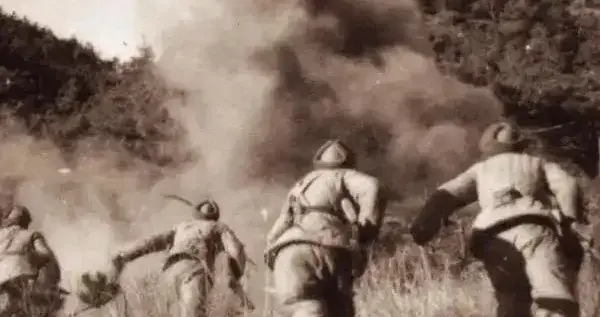 一拳定乾坤的立国之战！当年若不出兵，我国将面临怎样的危局？