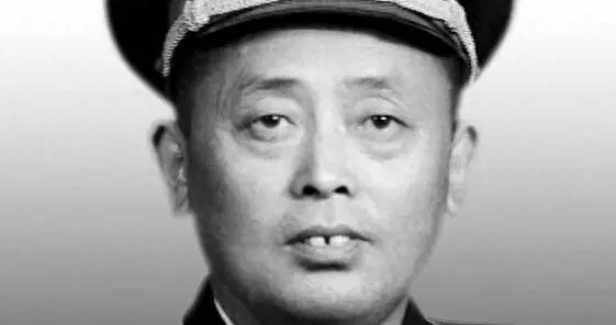 49年渡江战役打响前，一名老太来寻儿子，陈赓：这小子现在是师长