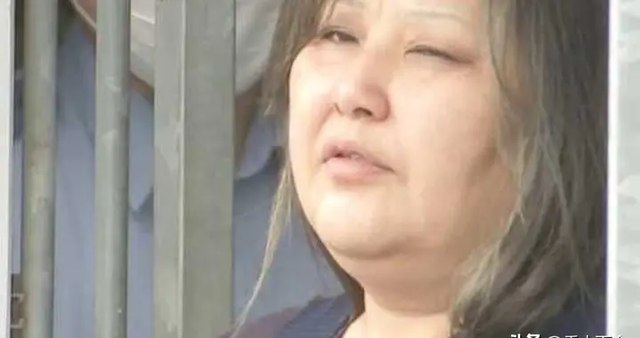 日本女子太“泼辣”，用针线缝住女室友上下嘴唇。