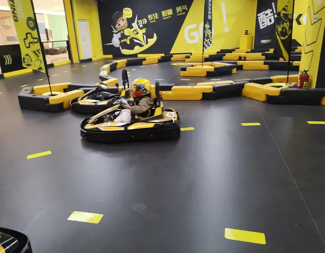 为什么瑜伽练着练着，总有人忍不住要看手机？