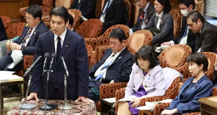 翻车！日本文科相承认出轨，高市早苗一句“用工作弥补”引爆全网