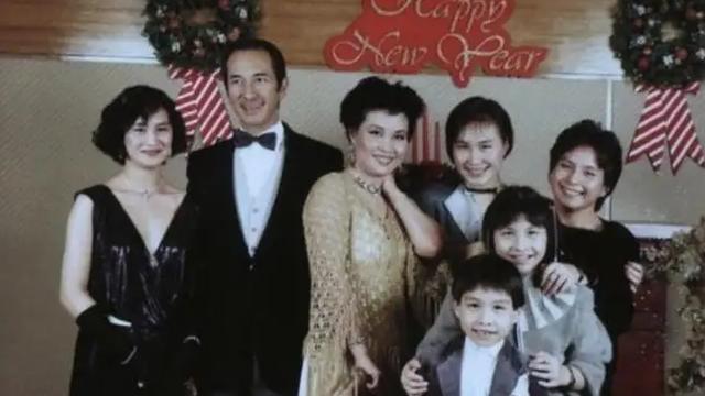 娱星：赌王二房的5个子女：大女儿何超琼离