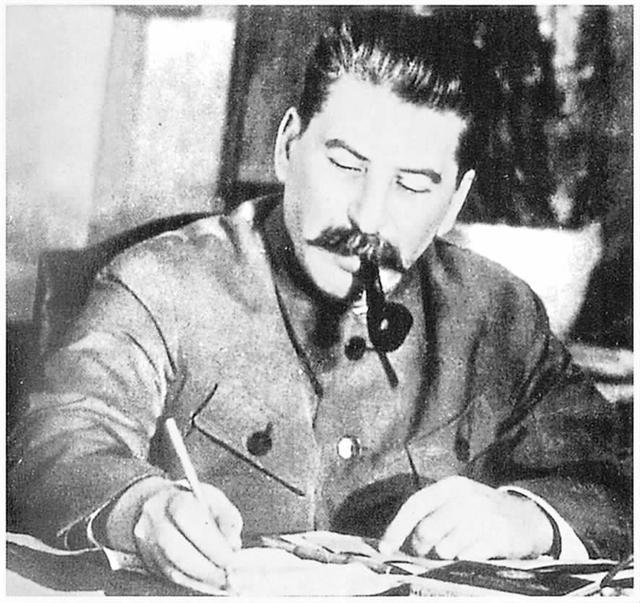 二战后，苏联吞并了7国9块土地，为何却拒绝这3国加入苏联？