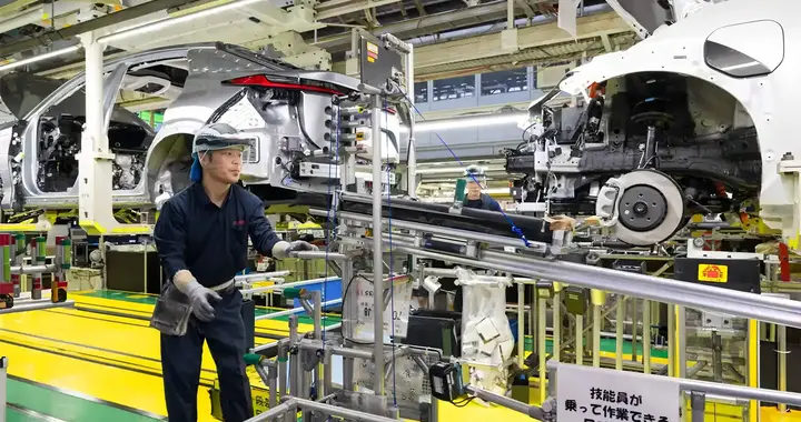 日本狂补特斯拉227万，纯电鲶鱼啃不动混动老本