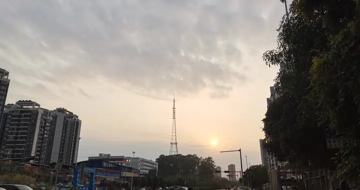 油价破9倒计时：车主连夜囤油，有人算完账却笑了：这钱省得太亏