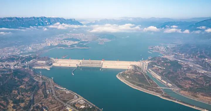 中国有两个禁区，一个是三峡大坝，另一个谁敢触碰就等于宣战
