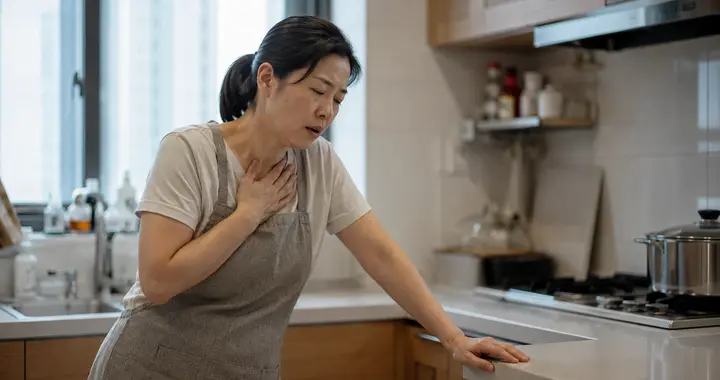 心肌缺血不一定表现为明显胸痛，活动后胸闷气短也较常见