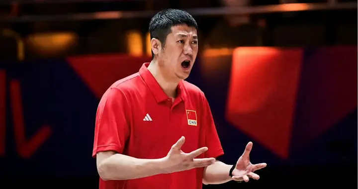 不管大家承不承认，中国女排南京四场比赛下来，功劳最大的只有他